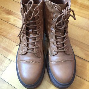 Ankle boots, cognac color, size 8